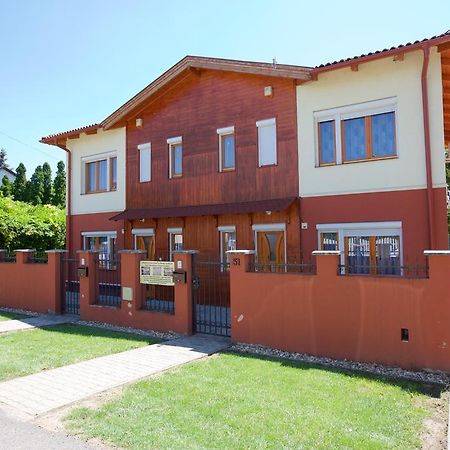 Zoli Apartmanok-Brody 51-53 Hajdúszoboszló 外观 照片