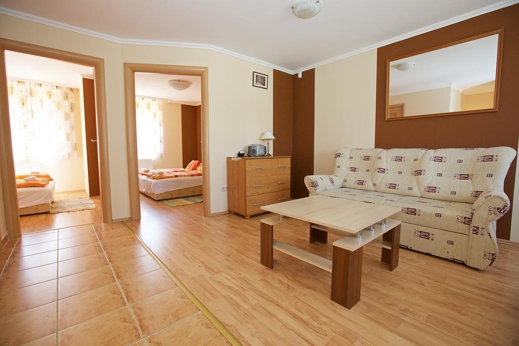 Zoli Apartmanok-Brody 51-53 Hajdúszoboszló 外观 照片
